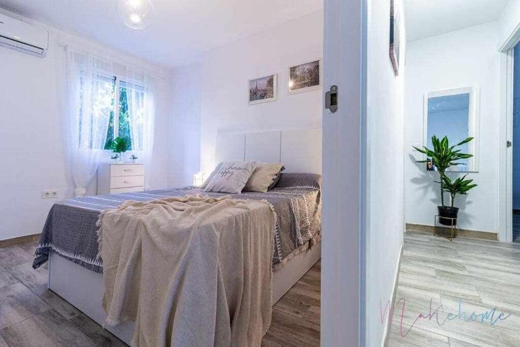 Apartamento 1 en Estadio del Sevilla, 3 habitaciones y metro Exterior foto