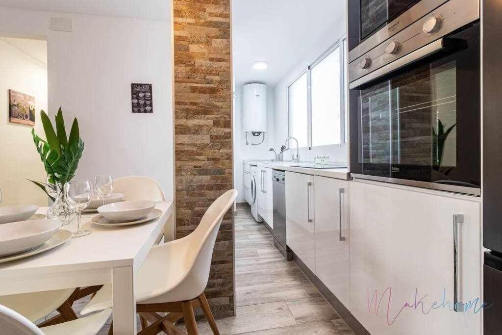 Apartamento 1 en Estadio del Sevilla, 3 habitaciones y metro Exterior foto