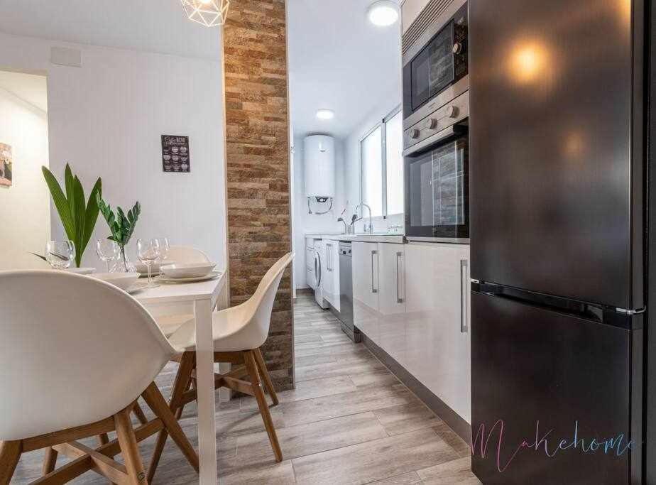 Apartamento 1 en Estadio del Sevilla, 3 habitaciones y metro Exterior foto